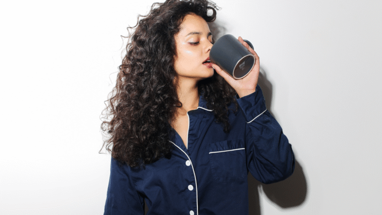 Leia mais sobre o artigo Benefícios do Tecido Cetim para o Conforto do Sono