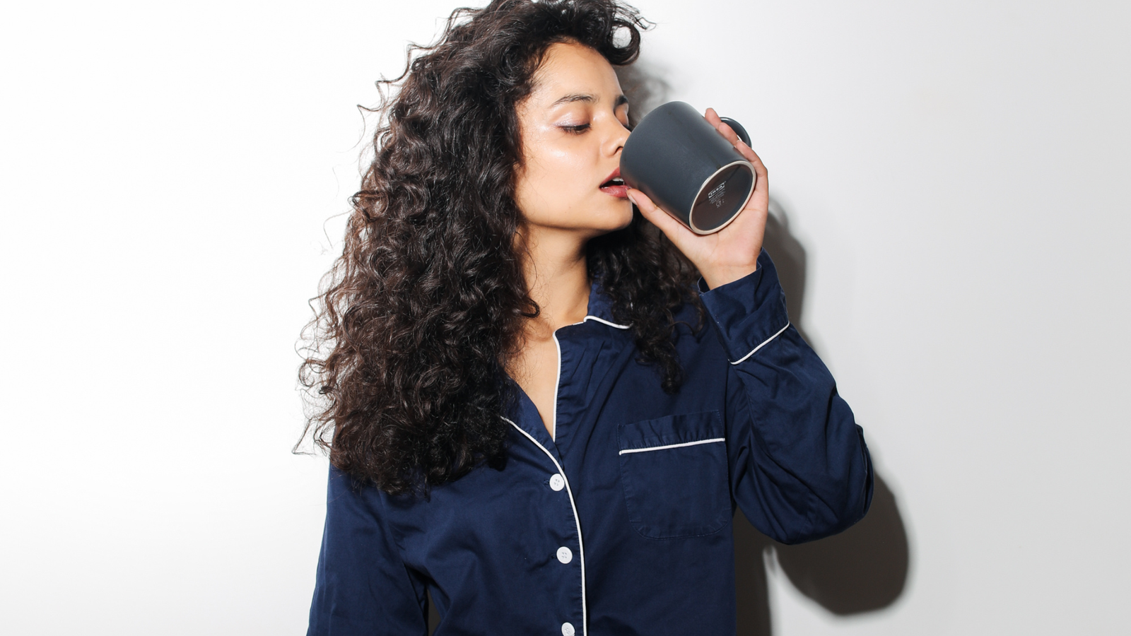 Leia mais sobre o artigo Benefícios do Tecido Cetim para o Conforto do Sono