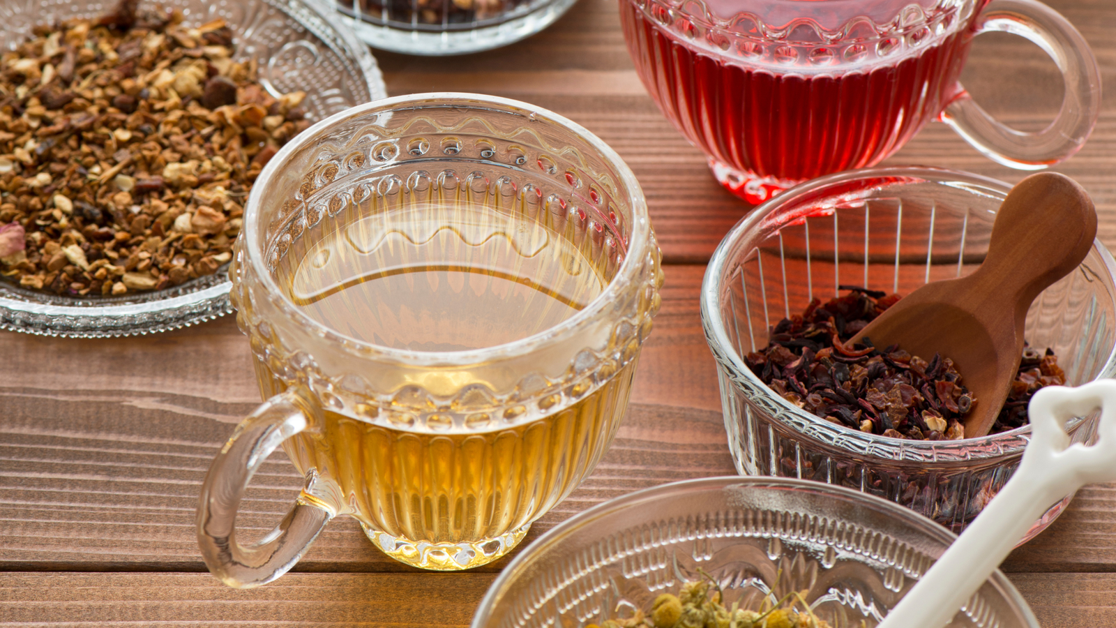 Leia mais sobre o artigo Guia de Chás Relaxantes para Encerrar o Dia